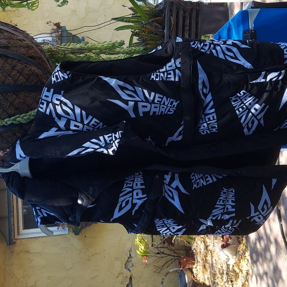 Givenchy Paris vest